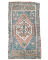 Vintage mini kilim rug in room decor setting, kilim, Turkish rug, vintage rug, portland, rug shop, bright colors, wild shaman, soft rug, bold color, Portland, Oregon, rug store, rug shop, local shop