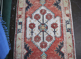 Vintage Faded Turkish Anatolian Rug 2.8ftx5.8ft