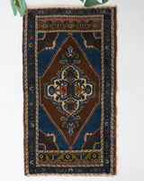 Vintage mini kilim rug in room decor setting, kilim, Turkish rug, vintage rug, portland, rug shop, bright colors, wild shaman, soft rug, bold color, Portland, Oregon, rug store, rug shop, local shop