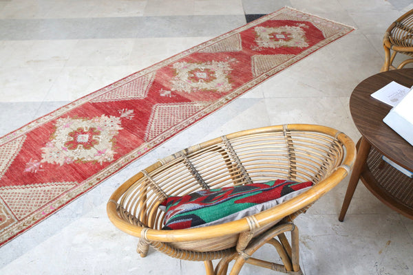 vintage-faded-turkish-anatolian-runner-rug