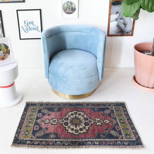 Vintage mini kilim rug in room decor setting, kilim, Turkish rug, vintage rug, portland, rug shop, bright colors, wild shaman, soft rug, bold color, Portland, Oregon, rug store, rug shop, local shop