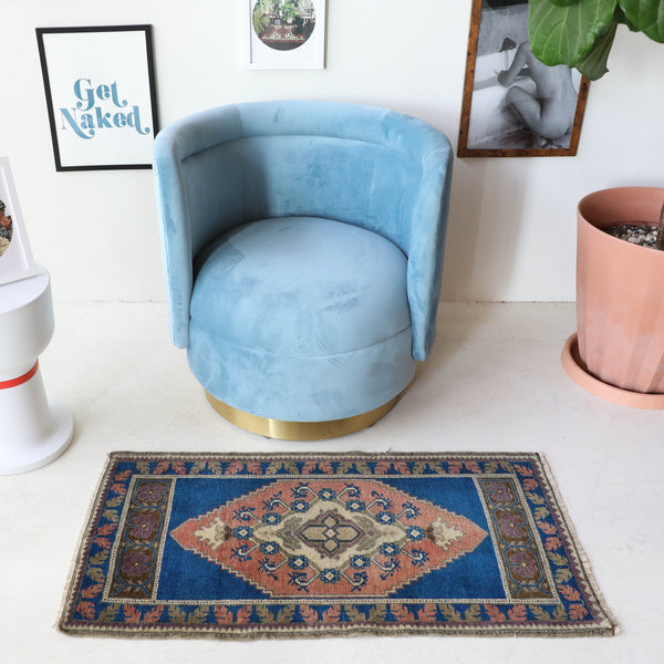 Vintage mini kilim rug in room decor setting, kilim, Turkish rug, vintage rug, portland, rug shop, bright colors, wild shaman, soft rug, bold color, Portland, Oregon, rug store, rug shop, local shop