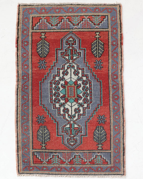 Vintage mini kilim rug in room decor setting, kilim, Turkish rug, vintage rug, portland, rug shop, bright colors, wild shaman, soft rug, bold color, Portland, Oregon, rug store, rug shop, local shop