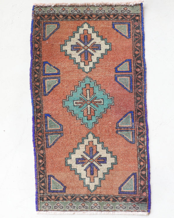 Vintage mini kilim rug in room decor setting, kilim, Turkish rug, vintage rug, portland, rug shop, bright colors, wild shaman, soft rug, bold color, Portland, Oregon, rug store, rug shop, local shop