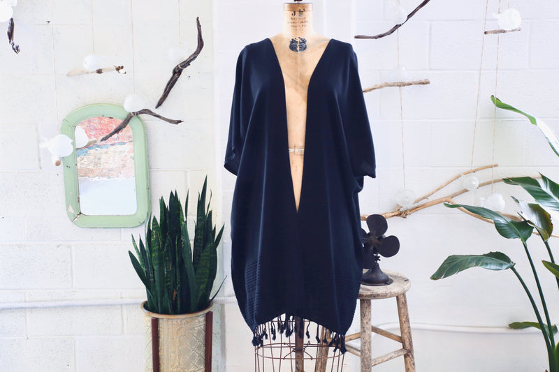 Pestemal Kaftan in Black (one size)