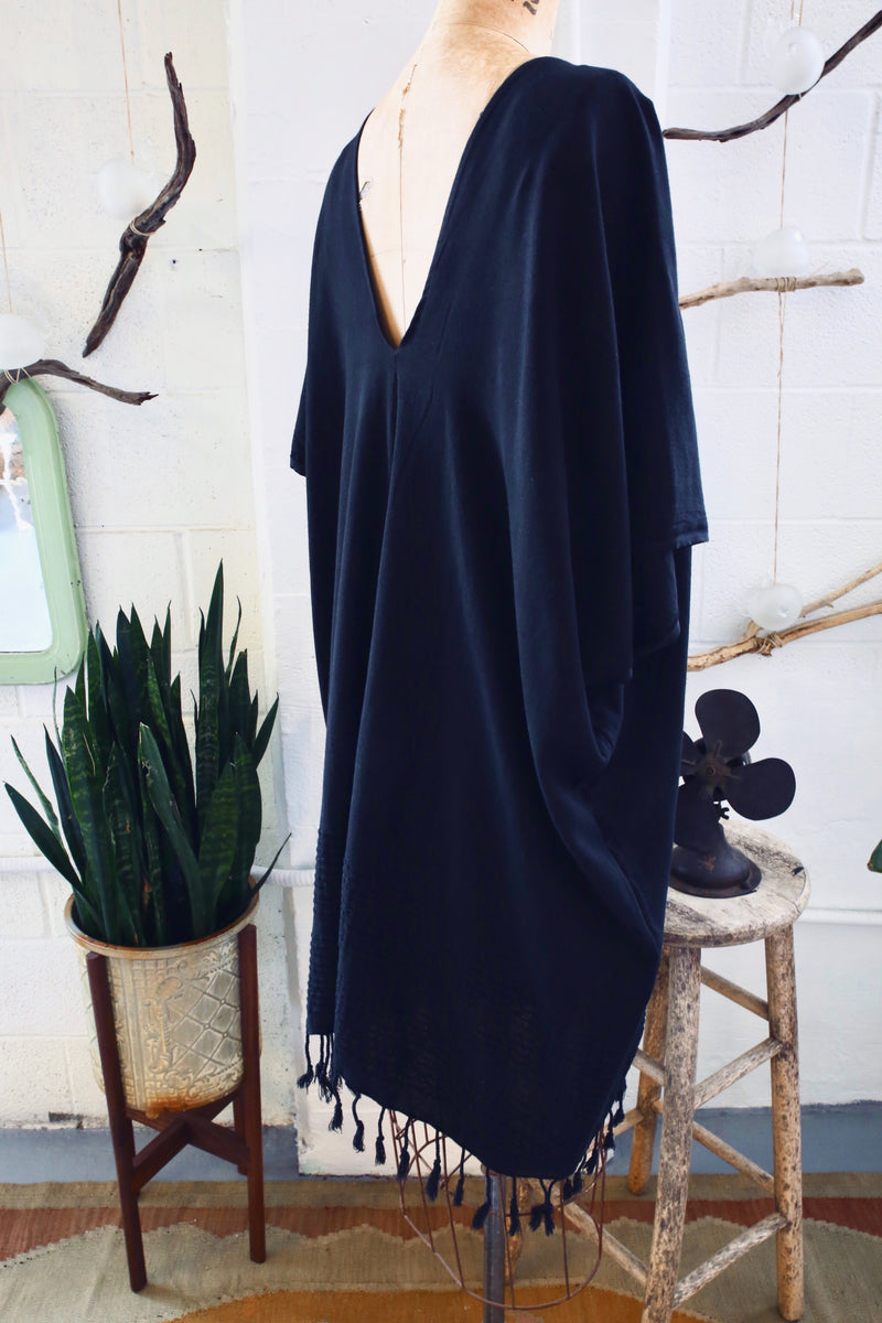 Pestemal Kaftan in Black (one size)