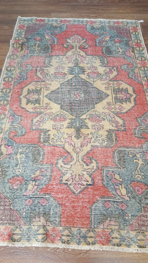 Vintage Faded Anatolian Turkish Rug 4.6ftx7.6ft