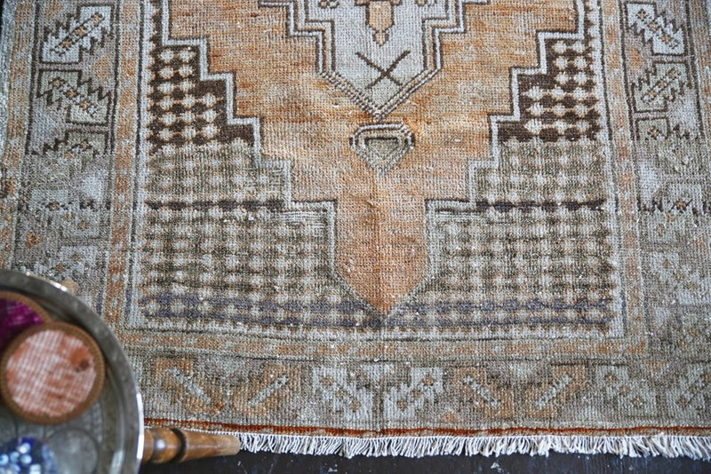 Vintage Faded Anatolian Rug 3.5ftx5.6ft