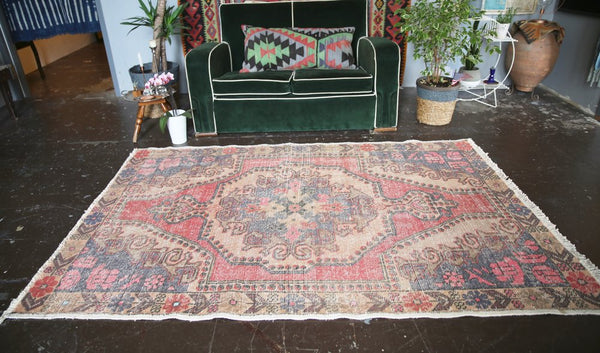 Vintage Faded Anatolian Turkish Rug 4.5ftx7.2ft