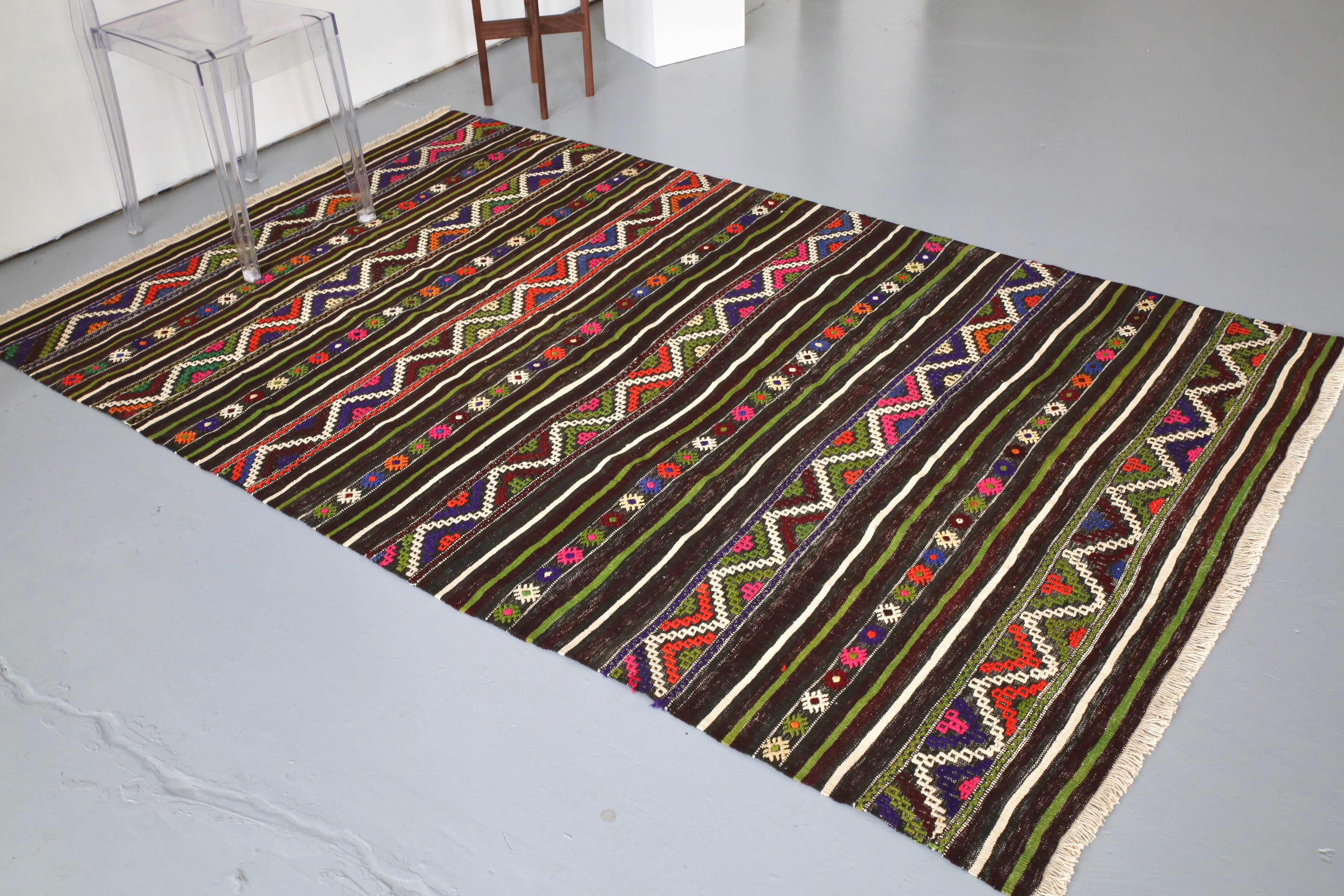 Vintage Anatolian Cicim Kilim Rug