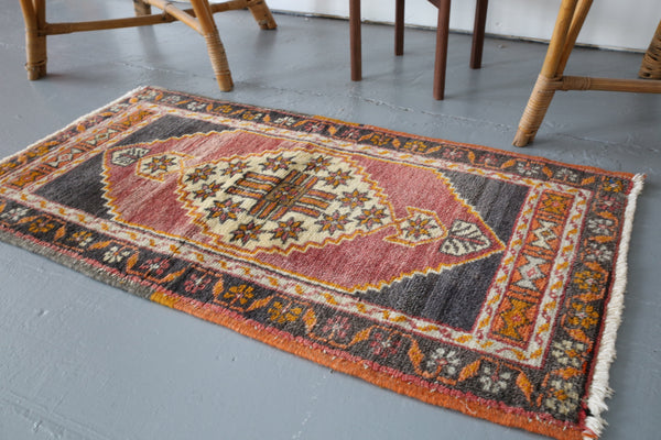 Vintage Mini Turkish Rug 1.9ftx3.2ft