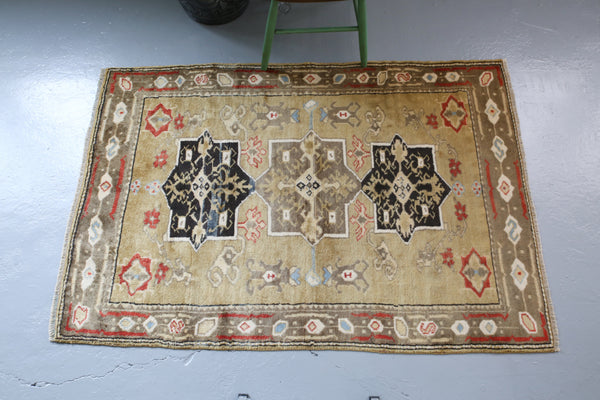 Old Milas Rug 3.9ftx5.9ft