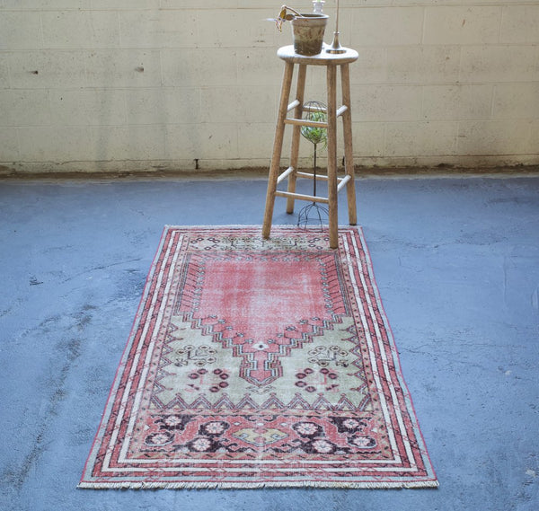 Vintage Konya Rug 2.10ftx5.6ft