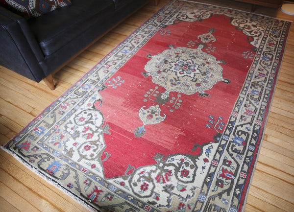 Vintage Faded Anatolian Turkish Rug 5ftx9.1ft