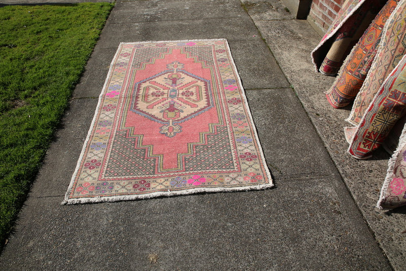 Vintage Faded Anatolian Rug 3.10ftx6.6ft