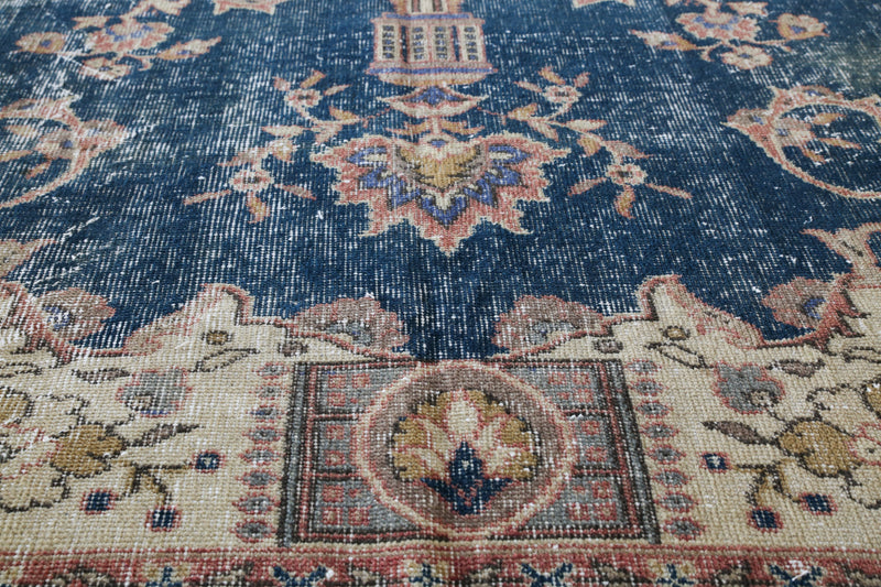 Vintage Isparta Rug 6ftx9.4ft