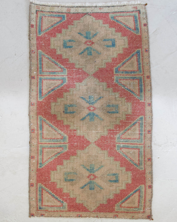 Vintage mini kilim rug in room decor setting, kilim, Turkish rug, vintage rug, portland, rug shop, bright colors, wild shaman, soft rug, bold color, Portland, Oregon, rug store, rug shop, local shop