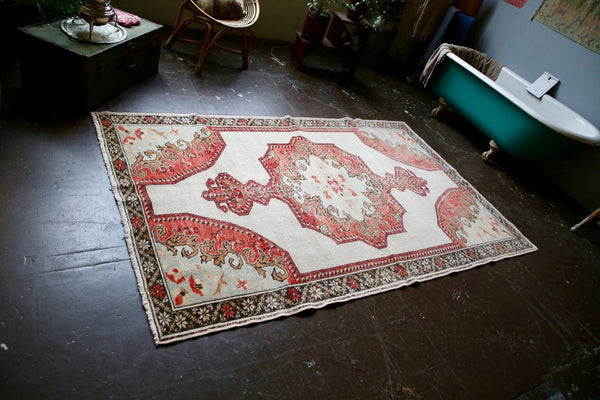 Vintage Faded Anatolian Turkish Rug 4.9x7.9ft