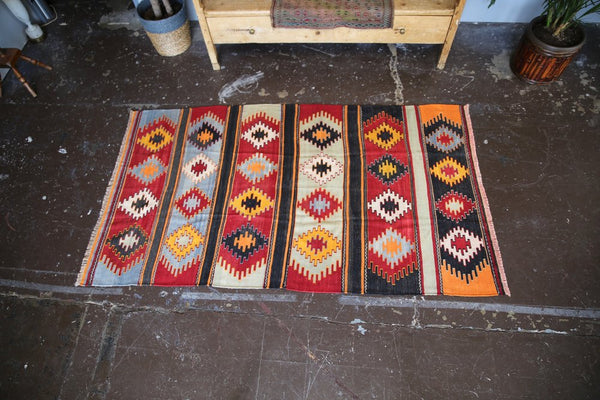 Vintage Sivas Kilim 4.4ftx7.10ft