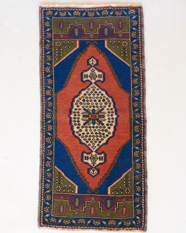 Vintage mini kilim rug in room decor setting, kilim, Turkish rug, vintage rug, portland, rug shop, bright colors, wild shaman, soft rug, bold color, Portland, Oregon, rug store, rug shop, local shop