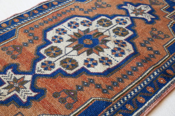 Vintage mini kilim rug in room decor setting, kilim, Turkish rug, vintage rug, portland, rug shop, bright colors, wild shaman, soft rug, bold color, Portland, Oregon, rug store, rug shop, local shop