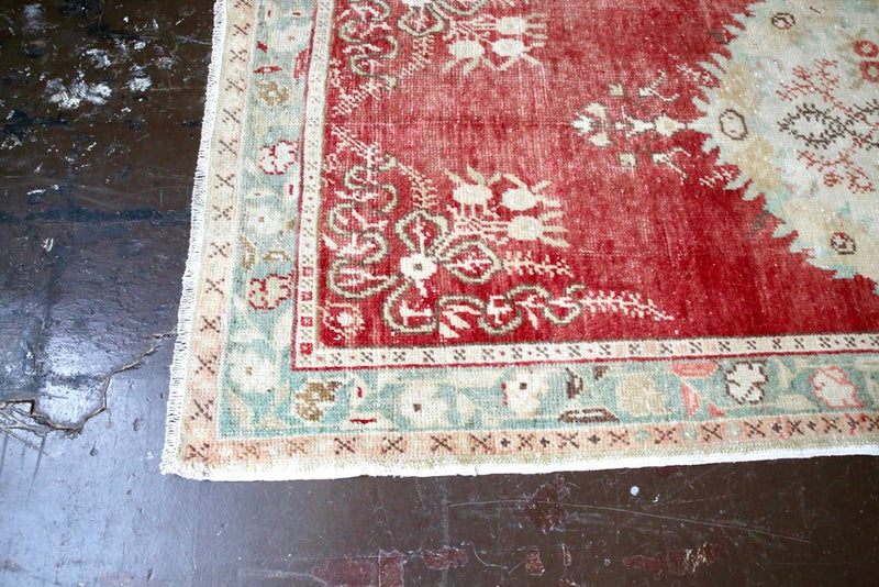 Vintage Southern Anatolian Faded Turkish rug 3.5ftx7.7ft